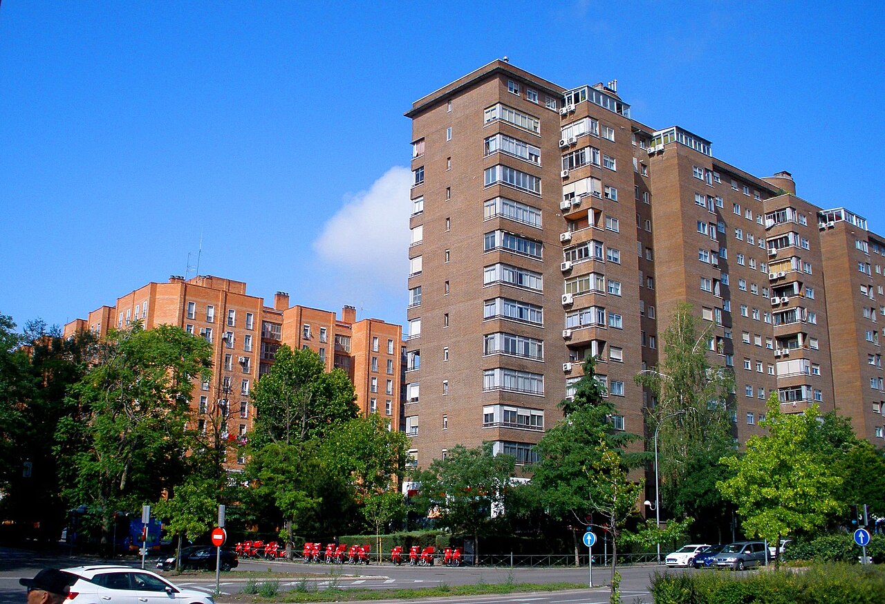 17-year-old boy dies after being stabbed by another young man on a scooter in Madrid